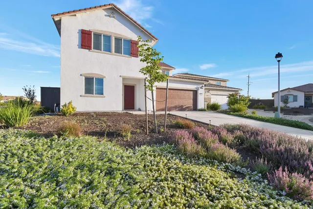 $569,900 | 2032 Gatlin Court, Plumas Lake, CA 95961