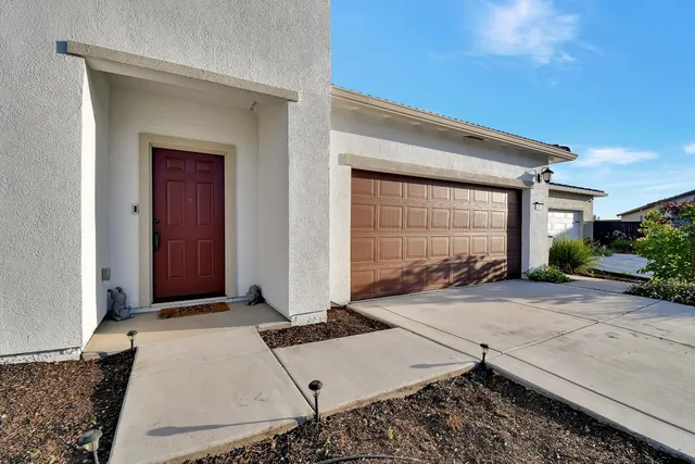 $569,900 | 2032 Gatlin Court, Plumas Lake, CA 95961