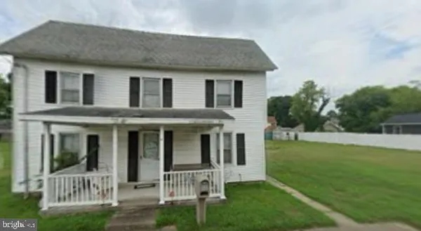 $199,900 | 6 East 4th Street, Blades, DE 19973