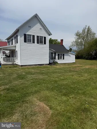 $199,900 | 6 East 4th Street, Blades, DE 19973