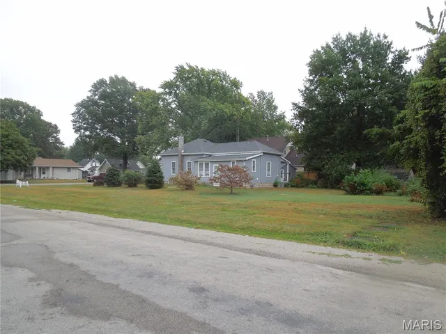 $58,000 | 323 North Maple Street, Nokomis, IL 62075