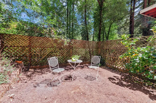 $458,000 | 173 Redwood Avenue, Camp Meeker, CA 95419