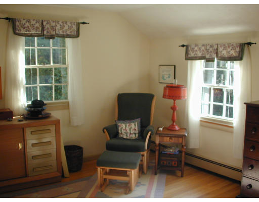 13 Oakwood Road Acton, MA 01720 - Photo 8 of 14 Gallery Image 8