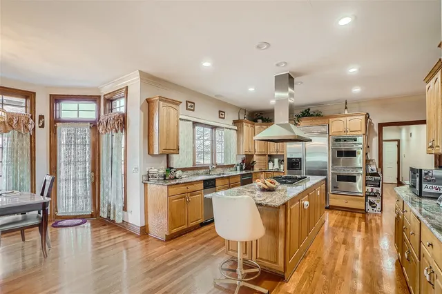 $1,050,000 | 36625 North Kimberwick Lane, Wadsworth, IL 60083