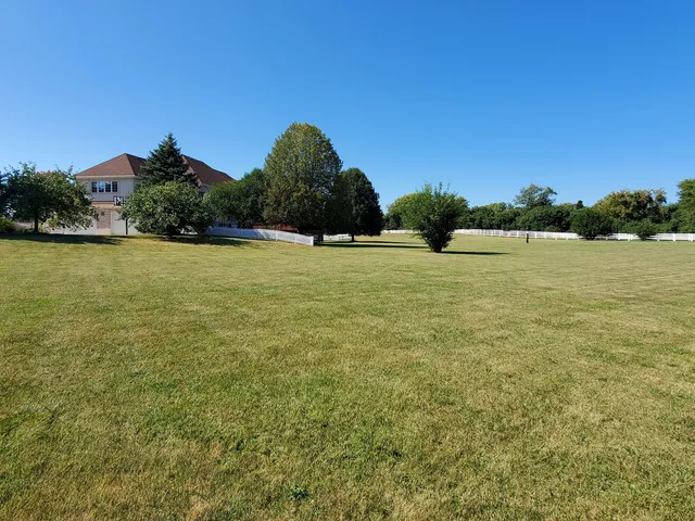 $1,050,000 | 36625 North Kimberwick Lane, Wadsworth, IL 60083