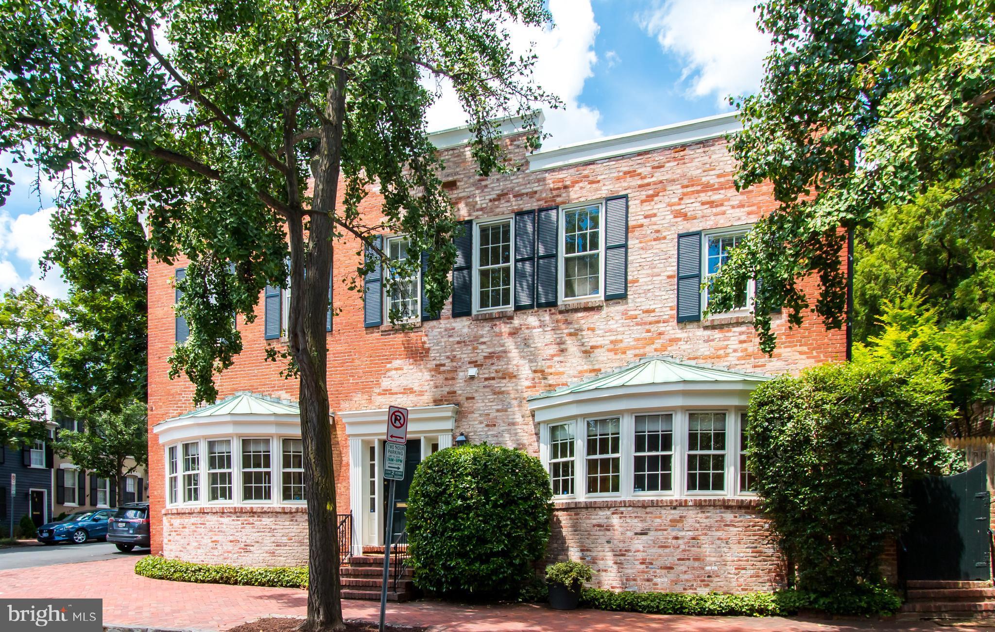 2821 Olive Street, NW