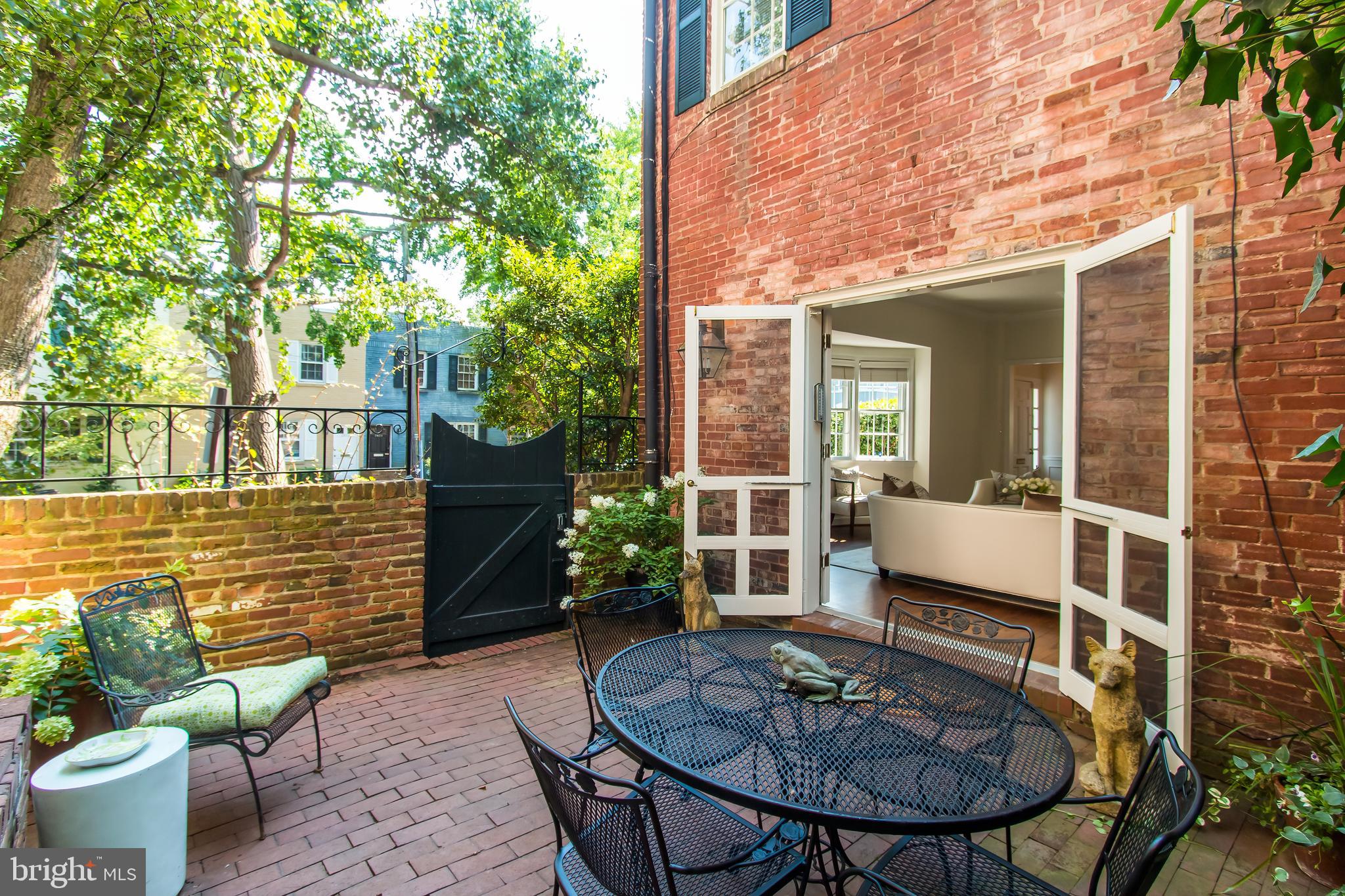 2821 Olive Street Northwest Washington, DC 20007 - Photo 10 of 27 Urban Oasis