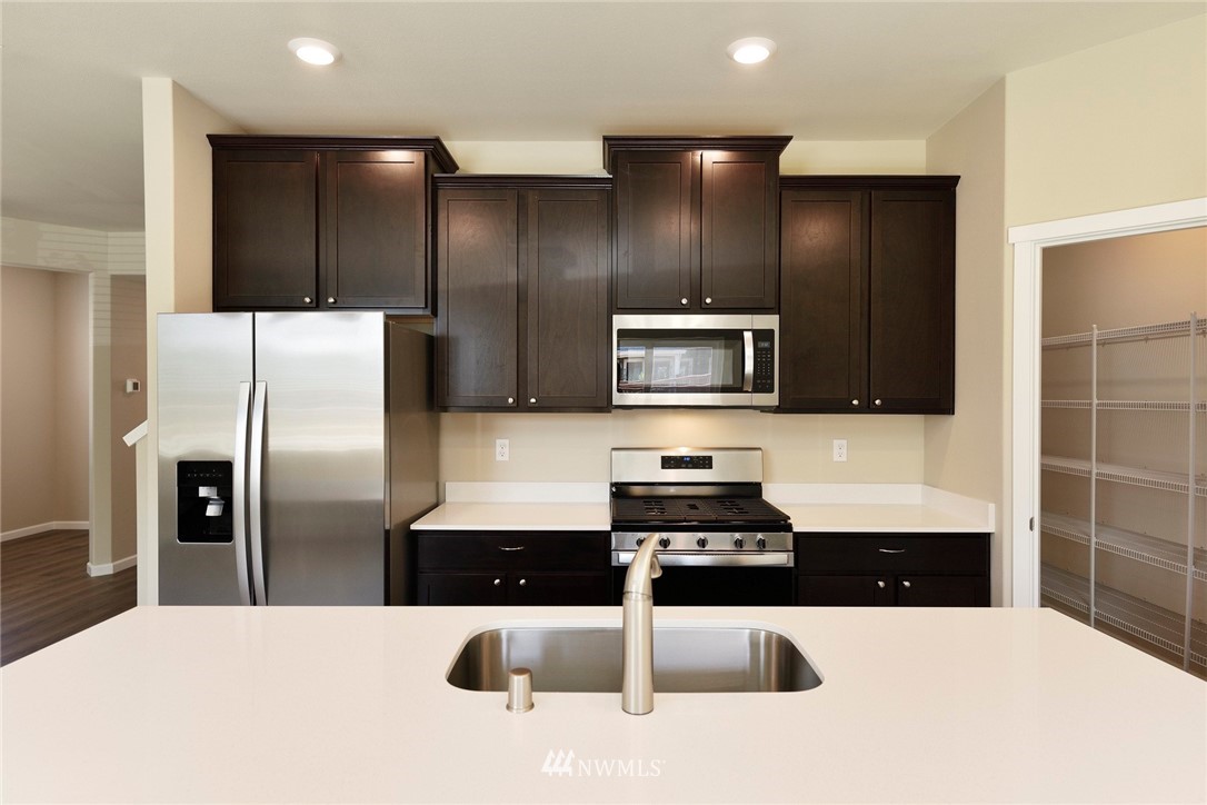198 Russell Road Bremerton, WA 98312 - Photo 9 of 19 Gallery Image 9