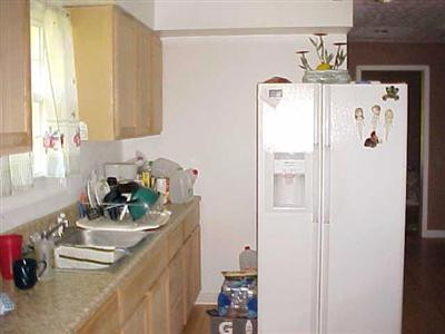 2219 Flanagan Station Road Winchester, KY 40391 - Photo 6 of 18 Kitchen. Refrigerator stays.