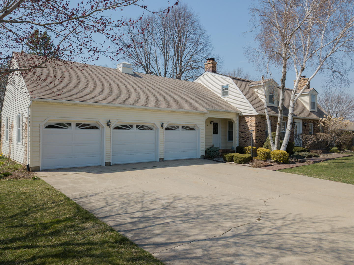 1502 Pheasant Run Road Harvard, IL 60033 - Photo 2 of 45
