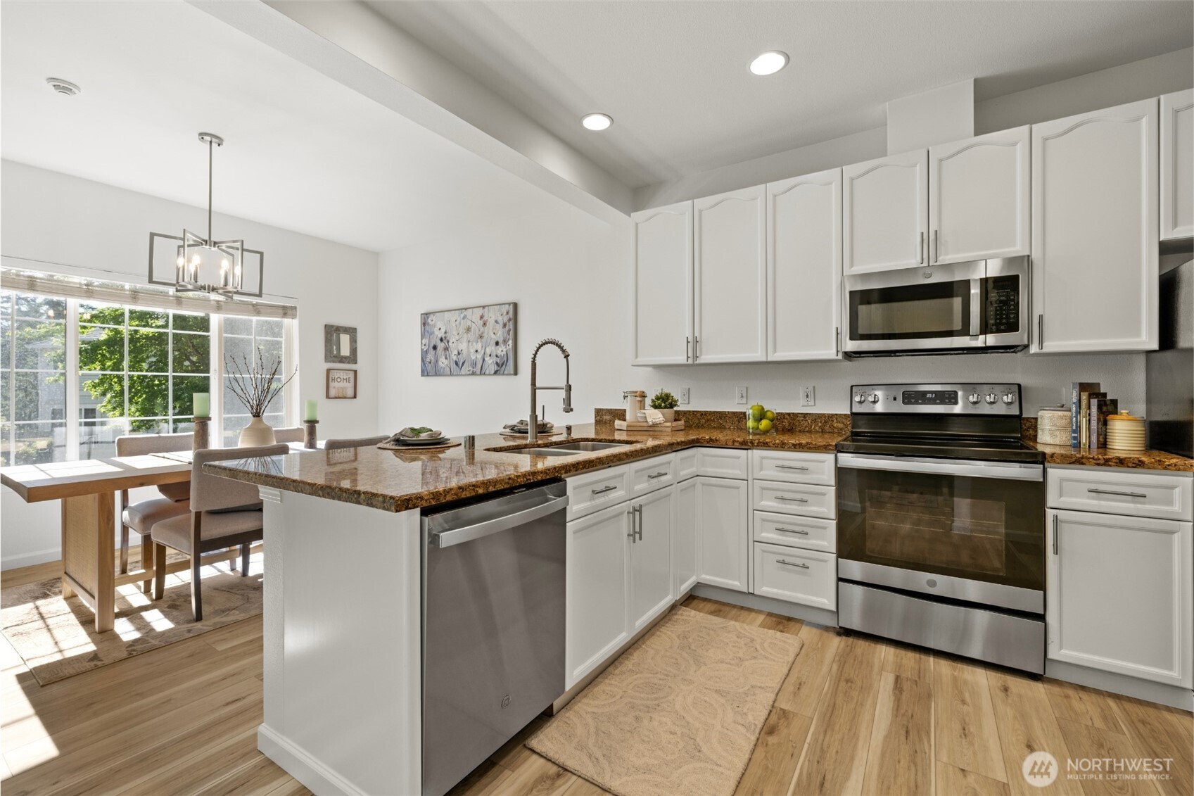 10909 Avondale Road Northeast, Unit H132 Redmond, WA 98052 - Photo 5 of 20 Gallery Image 5