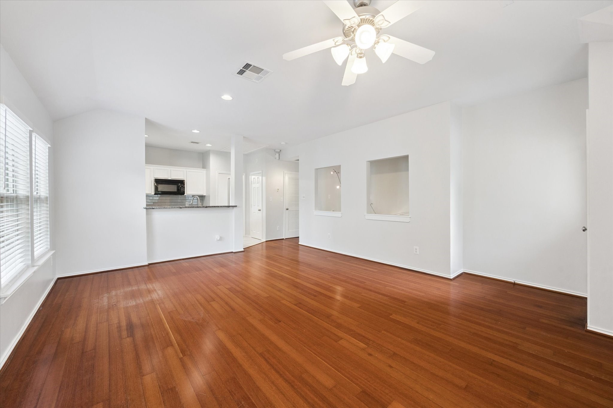 1138 West 25th Street, Unit F Houston, TX 77008 - Photo 12 of 20