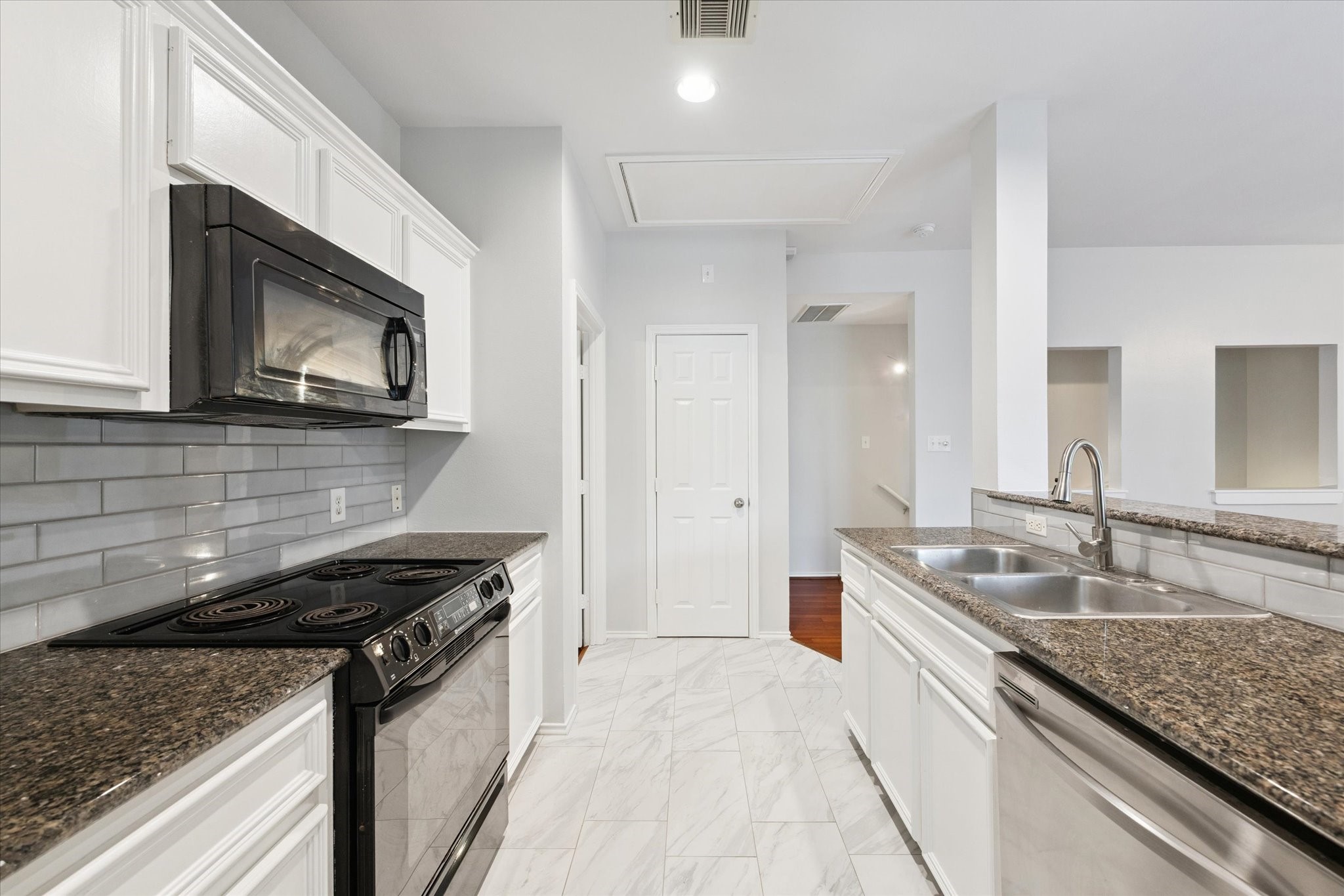 1138 West 25th Street, Unit F Houston, TX 77008 - Photo 13 of 20
