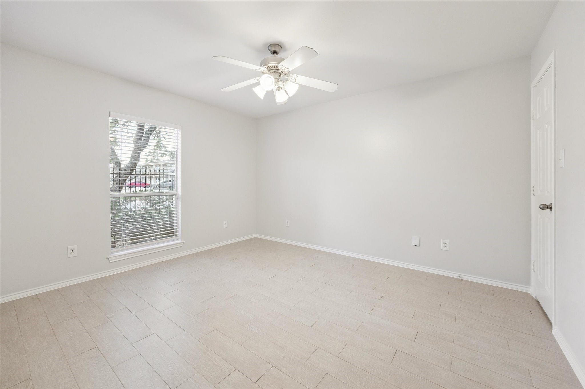 1138 West 25th Street, Unit F Houston, TX 77008 - Photo 6 of 20