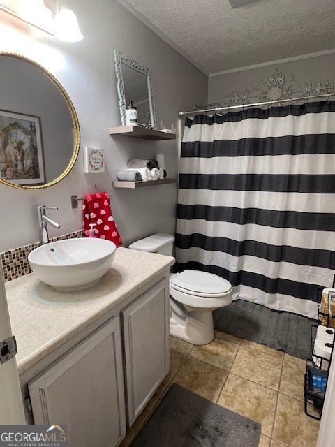 143 Sadie Galbreath Road Vidalia, GA 30474 - Photo 11 of 25 a bathroom with a sink toilet and a mirror