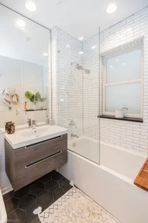 $299,000 | 3644 North Pine Grove Avenue, Unit 1, Chicago, IL 60613