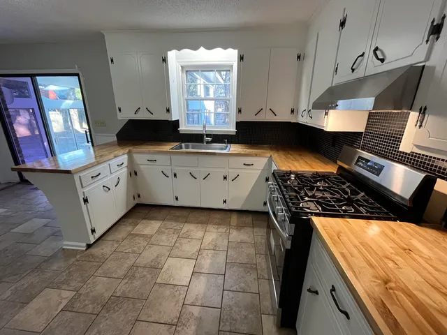 $320,000 | 115 Donna Drive, Summerville, SC 29483