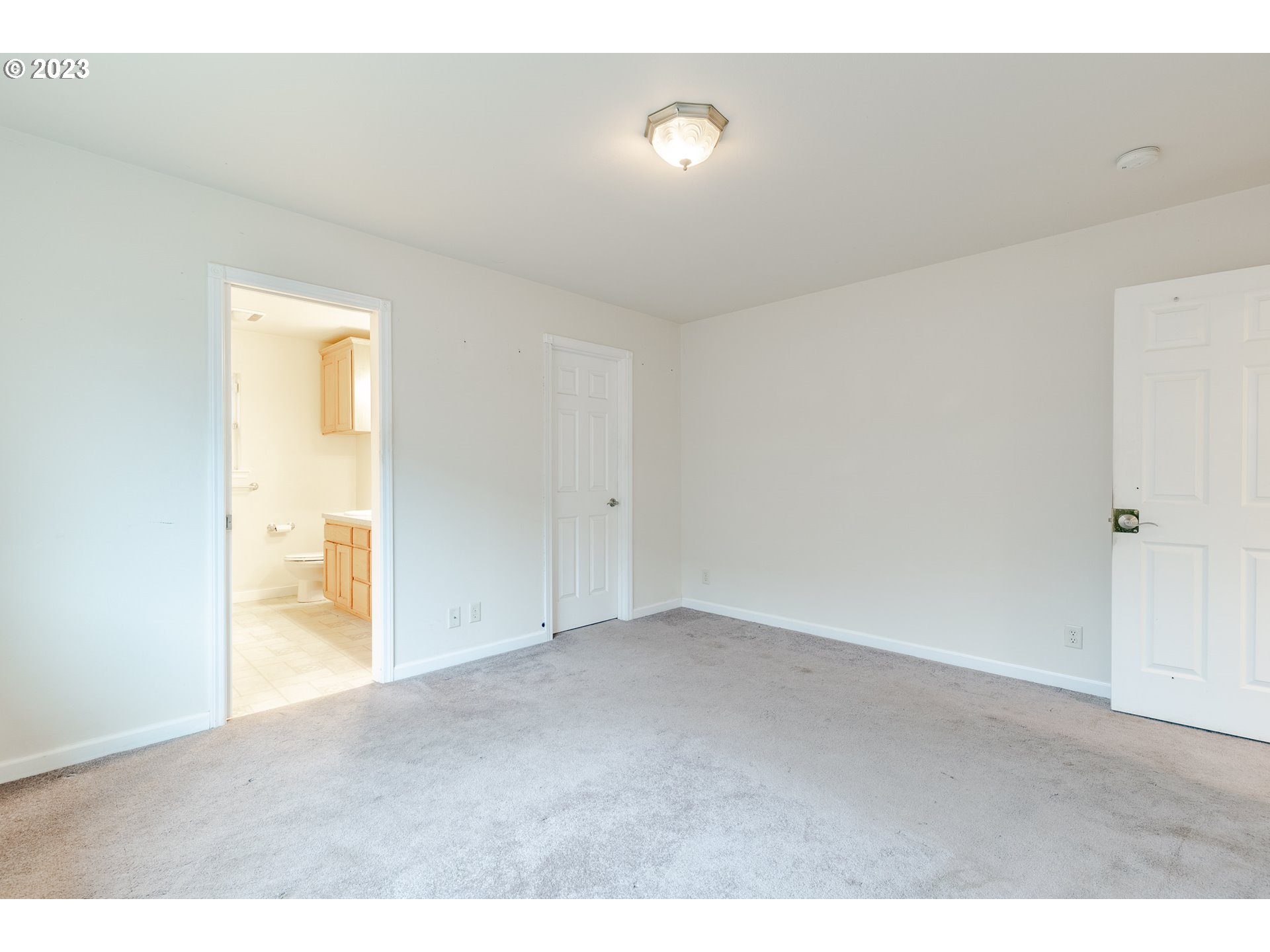 968 S Street Springfield, OR 97477 - Photo 23 of 42 a view of an empty room