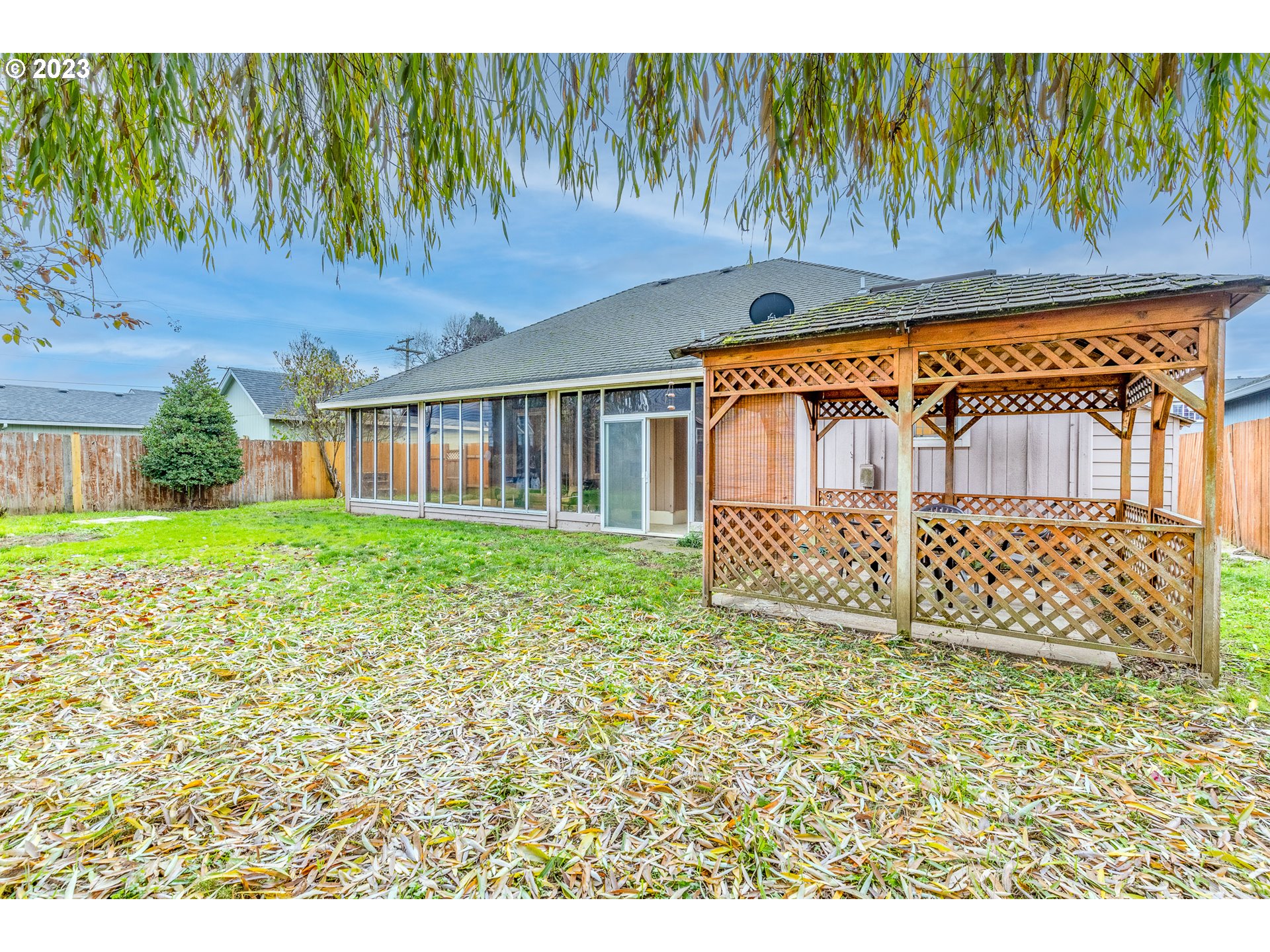 968 S Street Springfield, OR 97477 - Photo 40 of 42 a view of front of a house with a yard