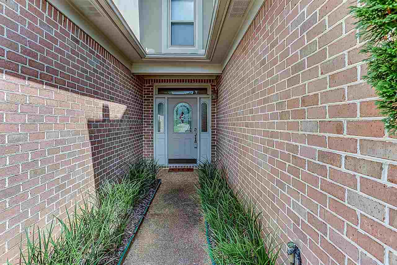 1716 Village Ridge Place Collierville, TN 38017 - Photo 2 of 25 Gallery Image 2