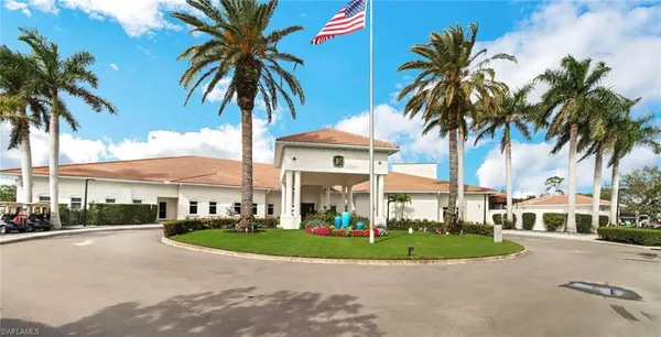 $2,200 | 221 Fox Glen Drive, Unit 2207, Naples, FL 34104