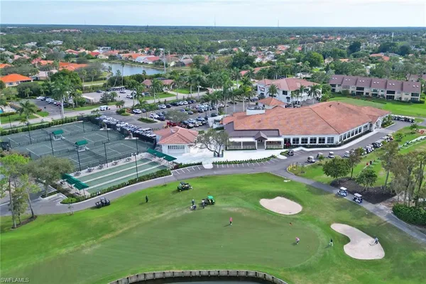 $2,200 | 221 Fox Glen Drive, Unit 2207, Naples, FL 34104