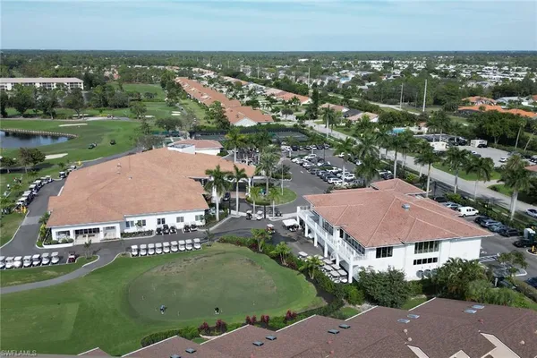 $2,200 | 221 Fox Glen Drive, Unit 2207, Naples, FL 34104