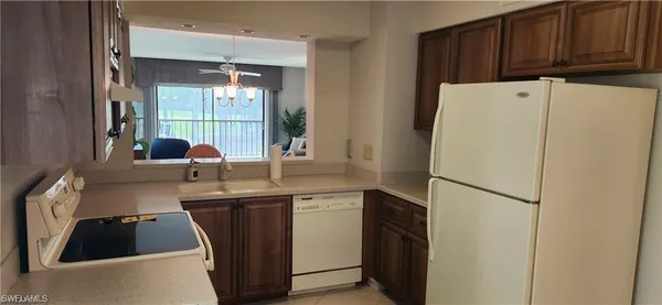 $2,200 | 221 Fox Glen Drive, Unit 2207, Naples, FL 34104