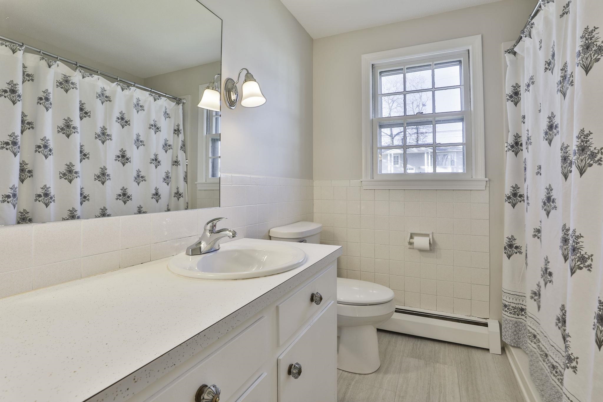 2 Hulme Street Manchester, NH 03109 - Photo 9 of 30