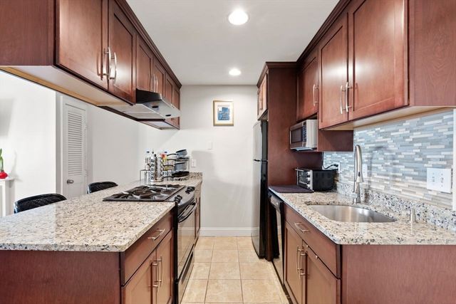 $550,000 | 771 East 5th Street, Unit 3, Boston, MA 02127