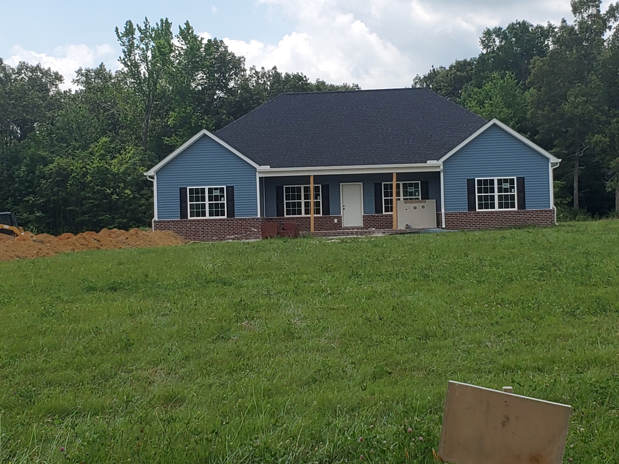 793 Pete Sain Road Manchester, TN 37355 - Photo 1 of 2 front view of a house with a yard
