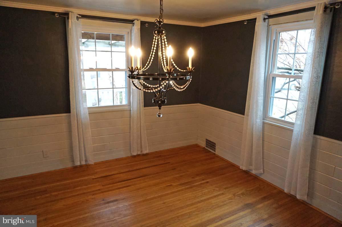 25 Mancil Road Media, PA 19063 - Photo 7 of 26 Dining room