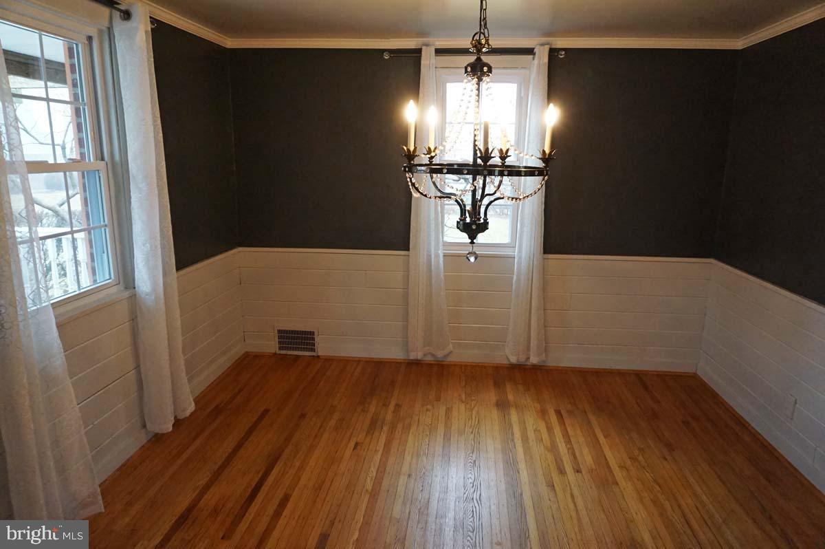 25 Mancil Road Media, PA 19063 - Photo 8 of 26 Dining room