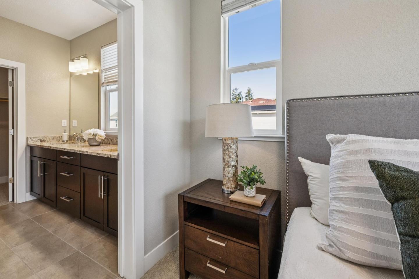 21 Tidal Way San Mateo, CA 94401 - Photo 13 of 22