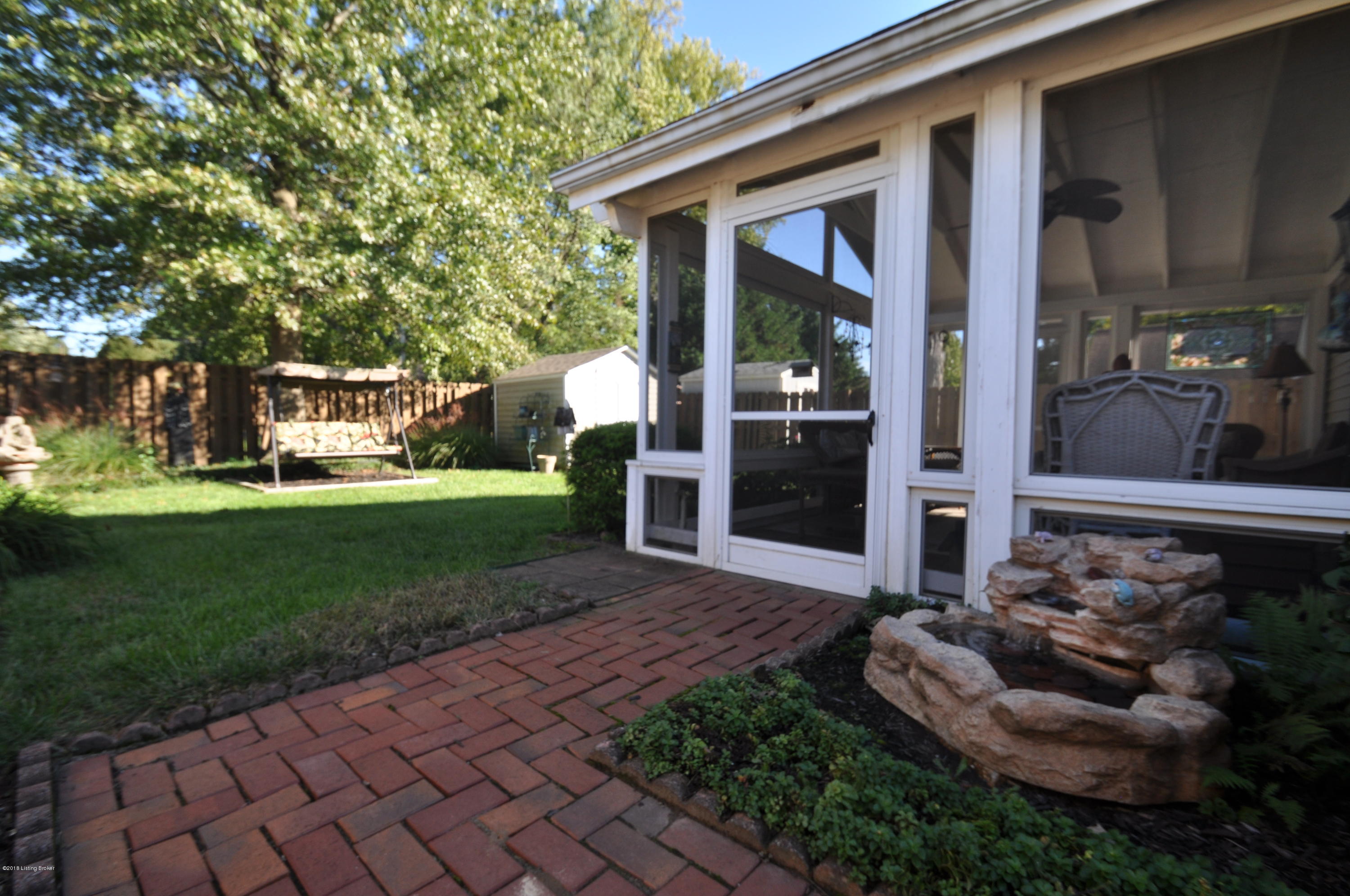 2511 Hampton Ridge Boulevard Louisville, KY 40220 - Photo 32 of 44 DSC_0306