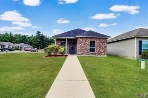 $1,600 | 10832 Moss Pointe Drive, Denham Springs, LA 70726
