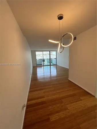$3,200 | 1200 West Avenue, Unit PH23, Miami Beach, FL 33139