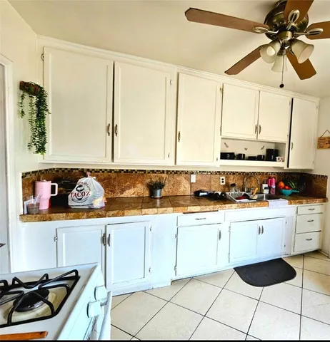 $574,900 | 938 South Tajauta Avenue, Compton, CA 90220