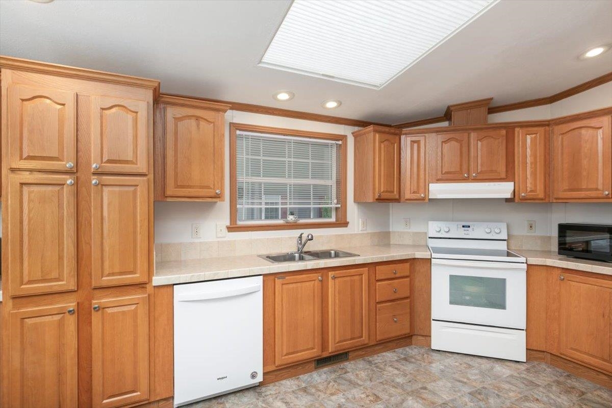 30 Hagop Road Salem, NH 03079 - Photo 9 of 26