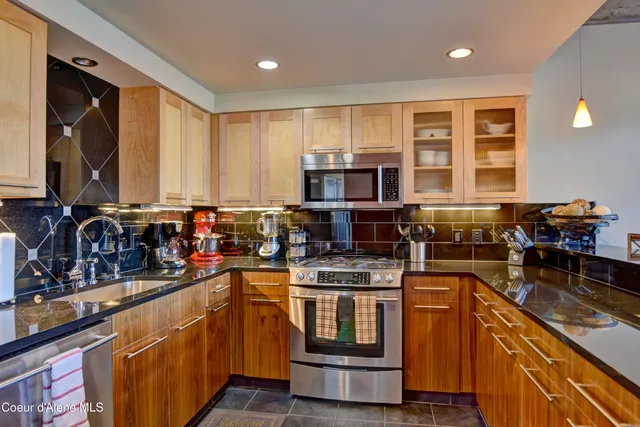 $799,900 | 1884 Bellerive Lane, Unit 415, Coeur D'Alene, ID 83814