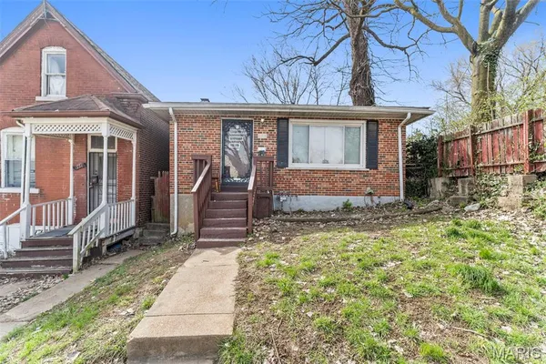 $89,900 | 858 Canaan Avenue, St. Louis, MO 63147