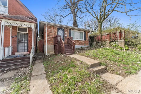 $89,900 | 858 Canaan Avenue, St. Louis, MO 63147