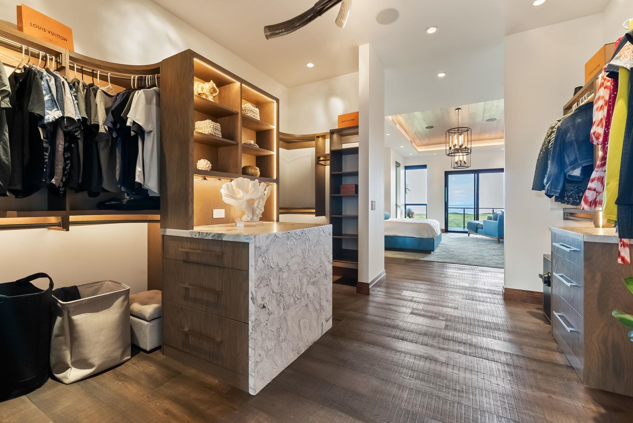 860 South Kihei Road Kihei, HI 96753 - Photo 26 of 49 a view of a living room with a fireplace