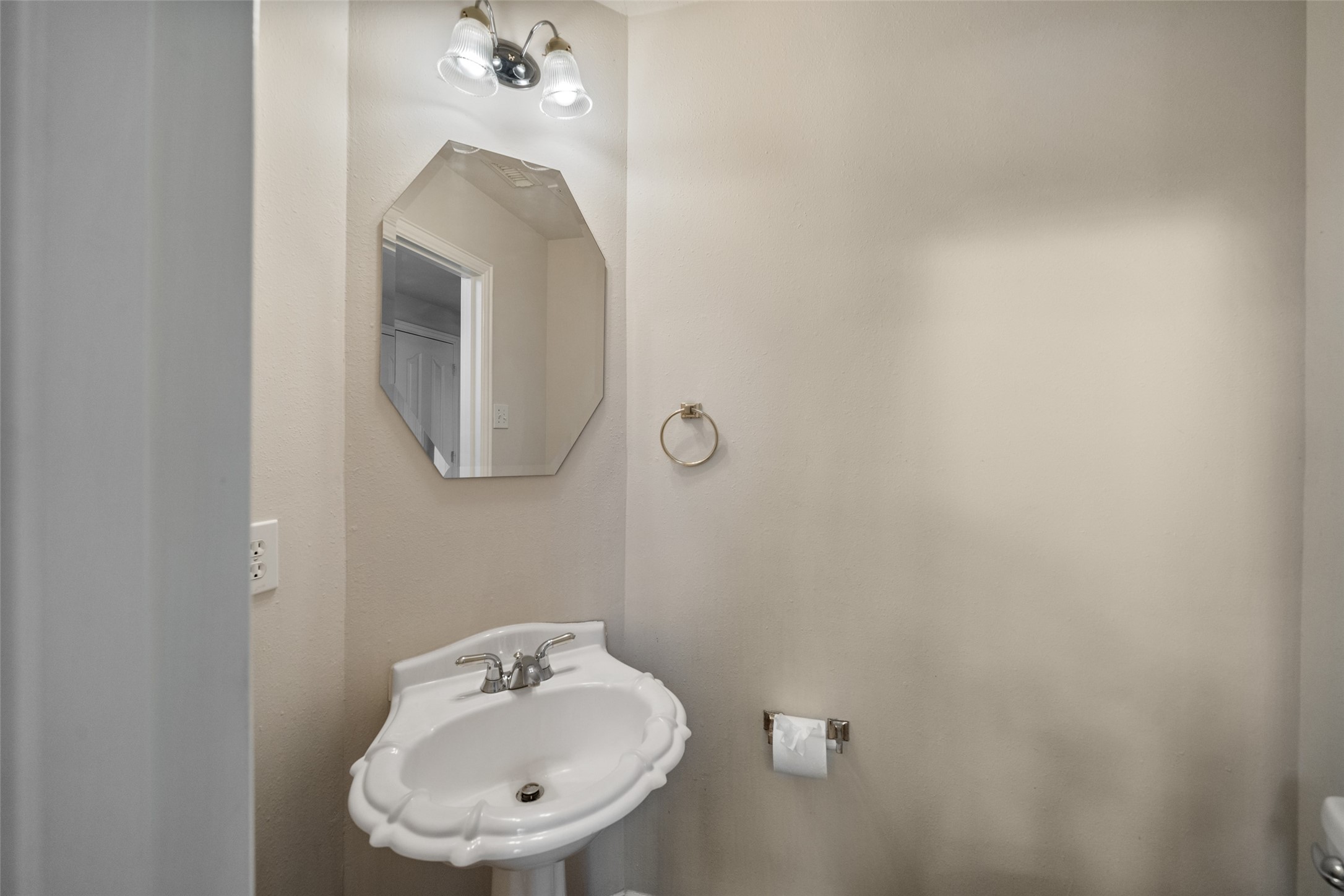 14803 Ramblebrook Humble, TX 77396 - Photo 40 of 45 a bathroom with a sink and mirror