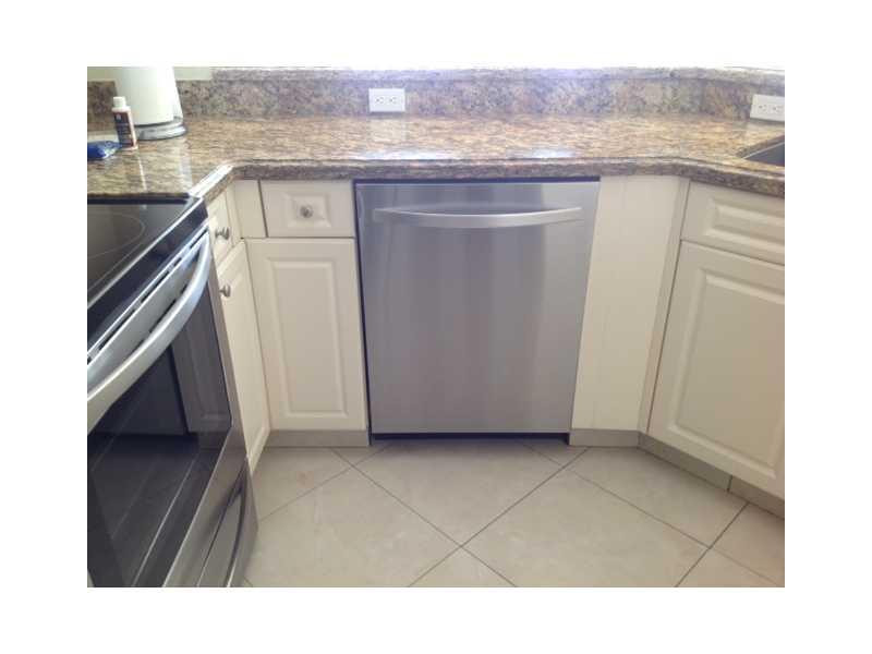 6464 West Sample Road, Unit B10 Coral Springs, FL 33067 - Photo 13 of 29 Kitchen