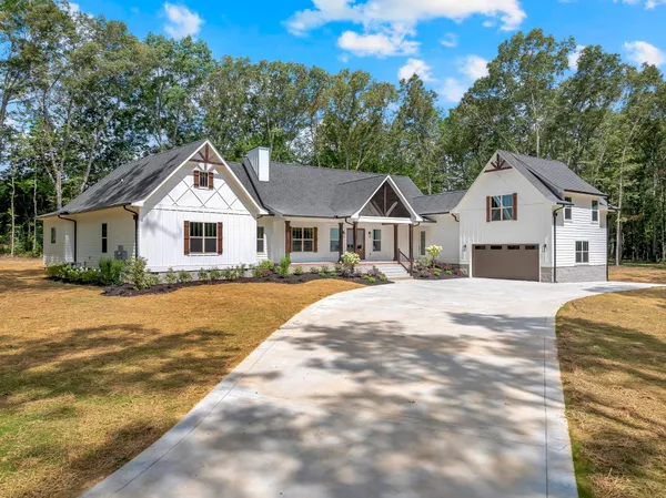 $915,000 | 453 Dogwood Drive, Manchester, TN 37355