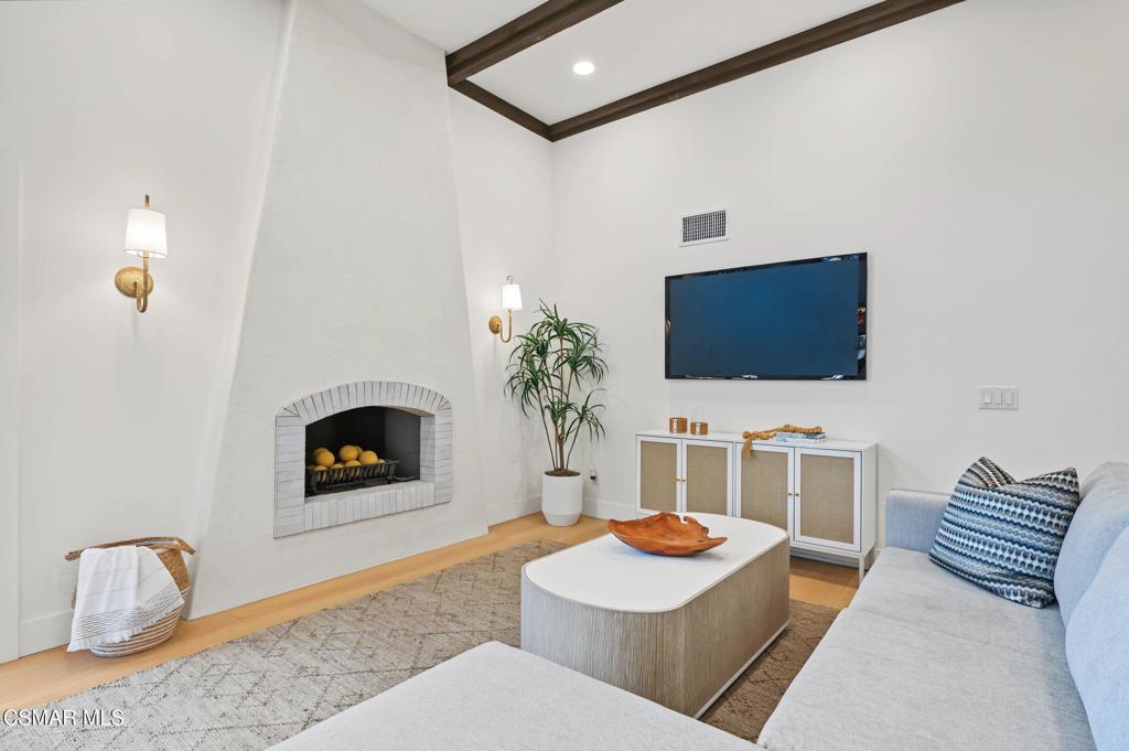 5261 Reef Way Oxnard, CA 93035 - Photo 10 of 52 Gallery Image 10