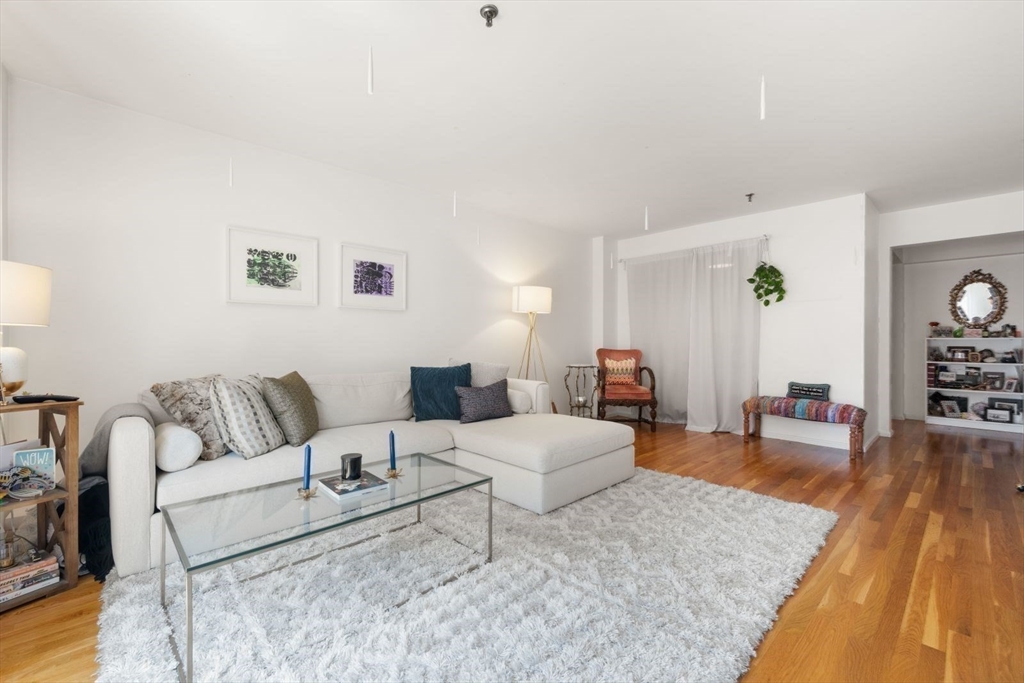350 North Street, Unit 403 Boston, MA 02113 - Photo 5 of 31