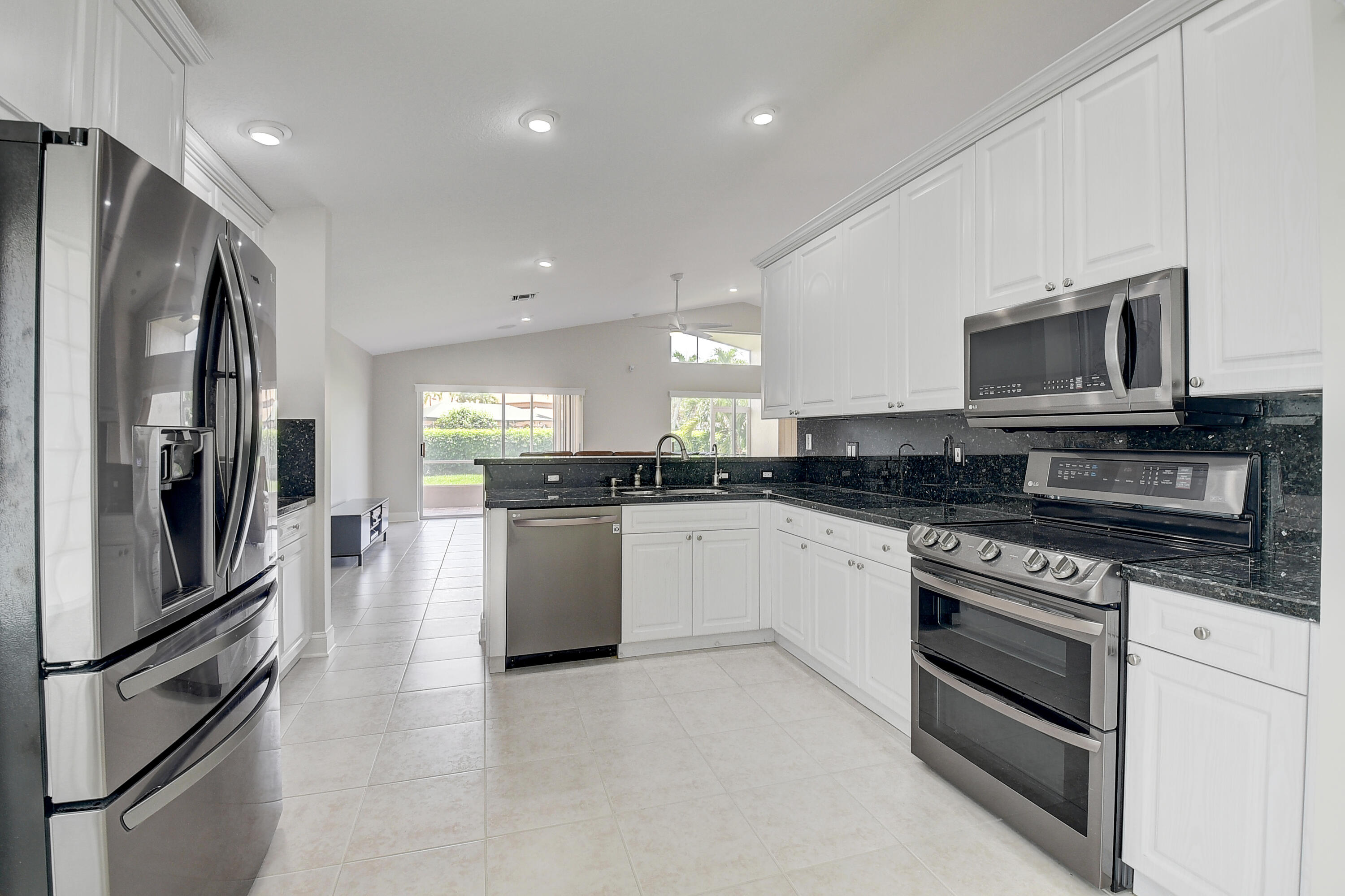 6670 Maybrook Road Boynton Beach, FL 33437 - Photo 2 of 72 Kitchen