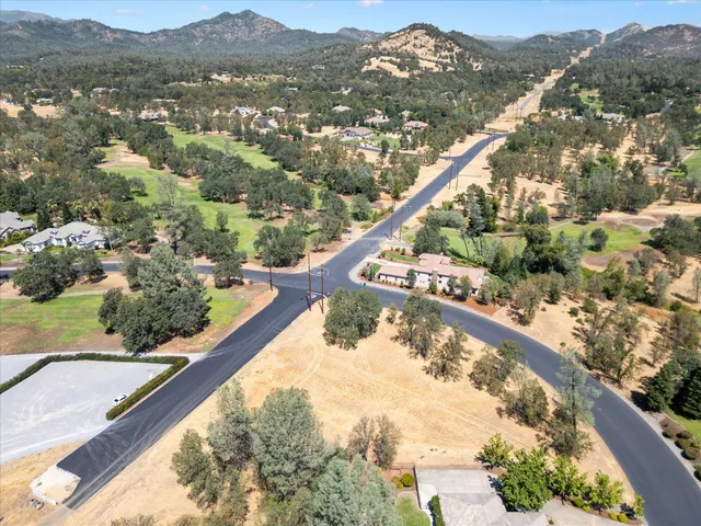 an aerial view of a house having yard